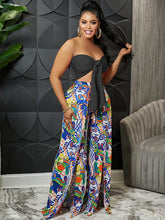 Kurzes Top mit Bindeband vorne und Schlitzhose mit Blumenmuster
